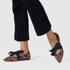 💕 Rothy’s RETIRED Wildcat Bow Point Flats Size 7